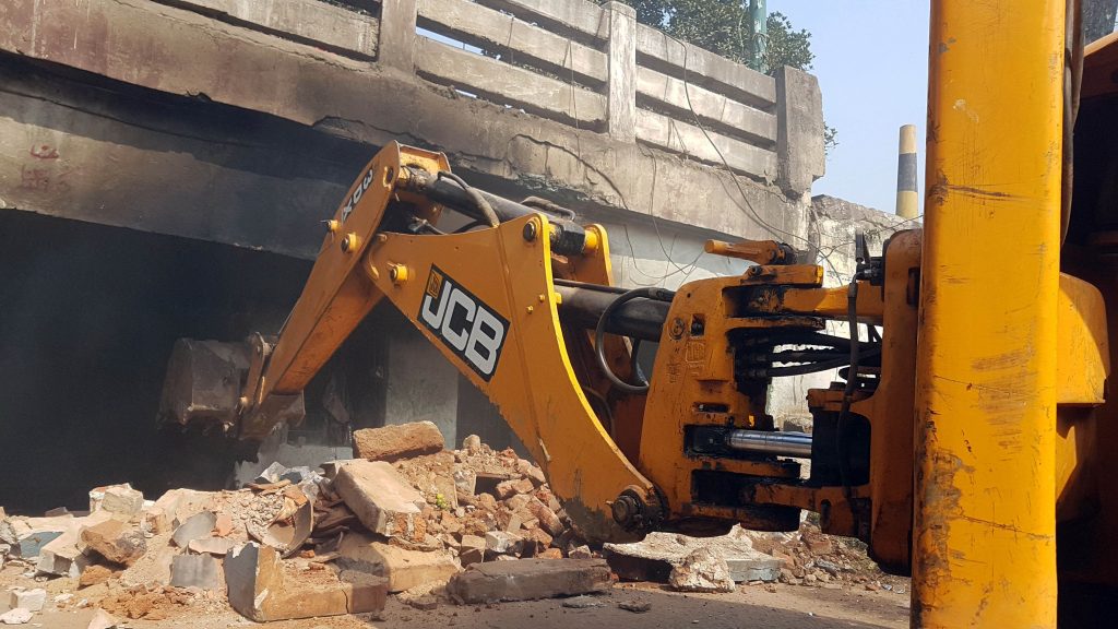 DEMOLITION SIShuBHAVAN SQUARE TO MAUSHIMA TEMPLE BY BMC