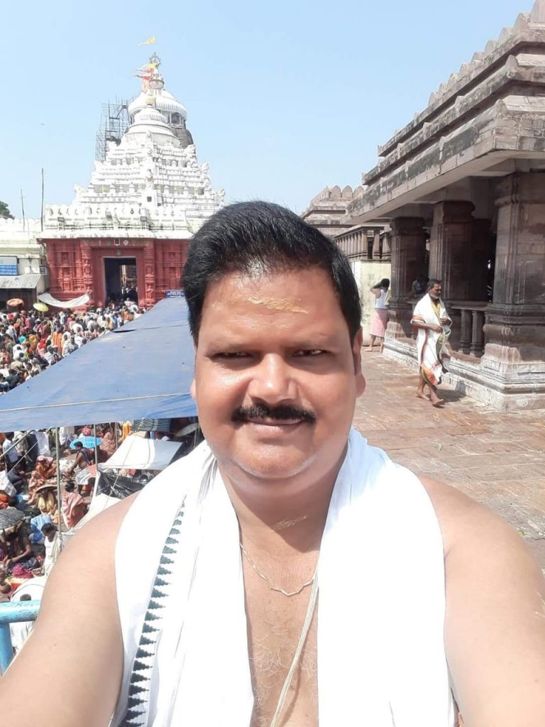 cop selfie jagannath temple puri