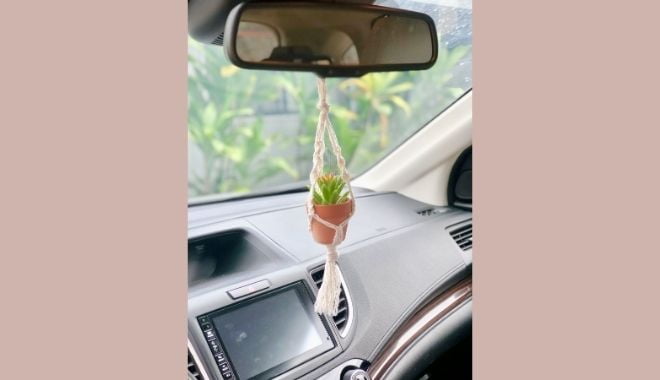 no decoration allowed inside car