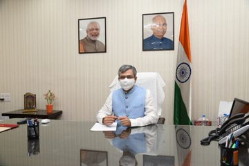 Man Poses Railway Minister